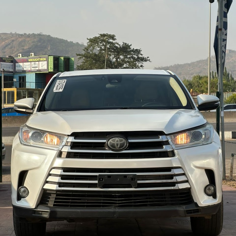 2018 Toyota Highlander LE for Sale In Abuja image