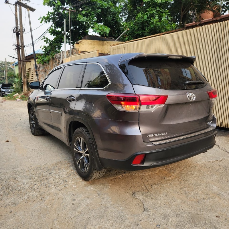 2018 Toyota Highlander Tokunbo In Lagos image