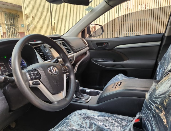 2018 Toyota Highlander Tokunbo In Lagos
