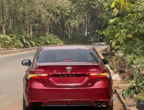 2019 TOYOTA CAMRY SE FOR SALE IN ABUJA