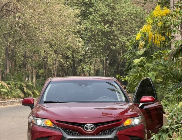 2019 TOYOTA CAMRY SE FOR SALE IN ABUJA