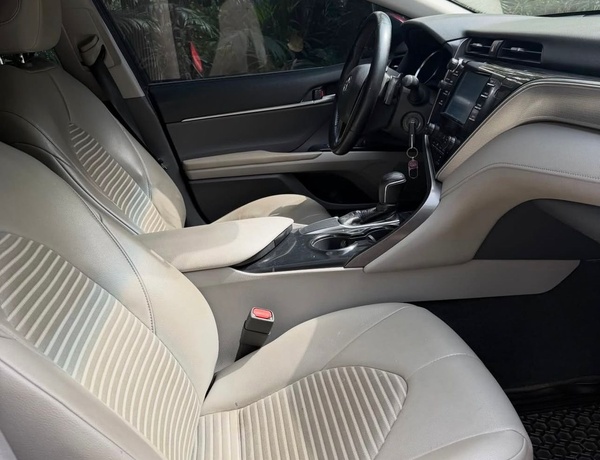 2019 TOYOTA CAMRY SE FOR SALE IN ABUJA