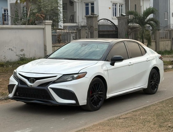 2019 TOYOTA CAMRY XSE V6 FULL OPTION FOR SALE IN ABUJA