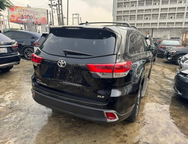 2019 Toyota Highlander XLE for Sale In  Lagos