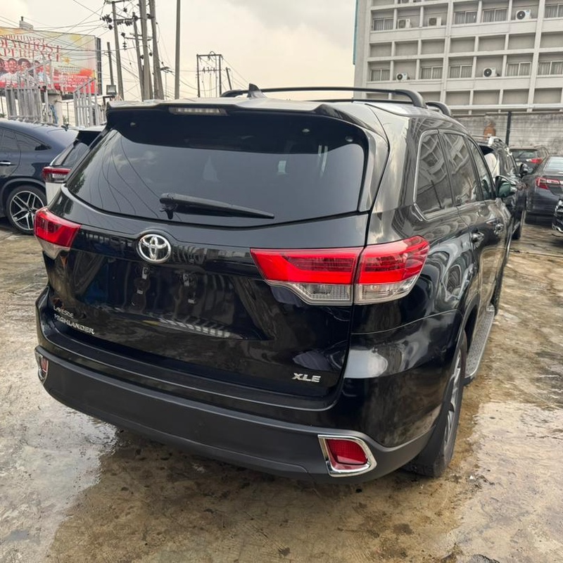 2019 Toyota Highlander XLE for Sale In  Lagos image
