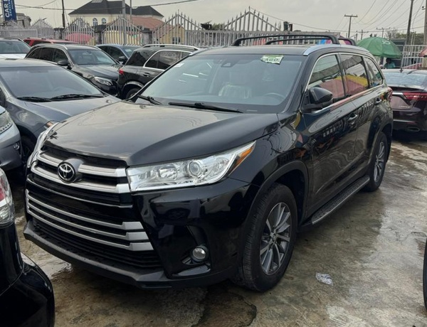 2019 Toyota Highlander XLE for Sale In  Lagos