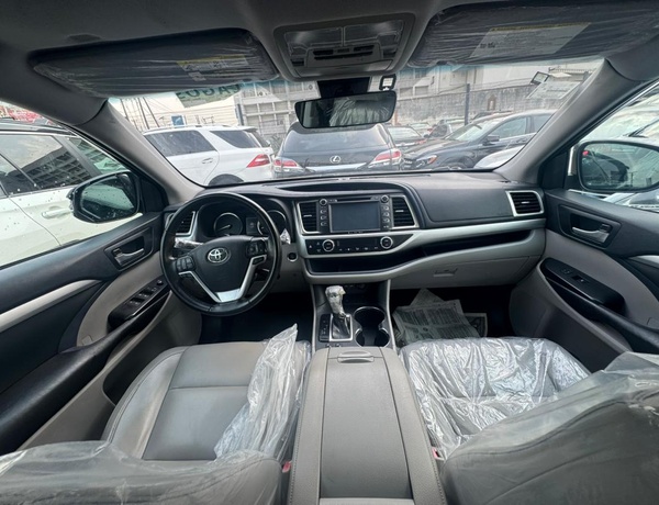 2019 Toyota Highlander XLE for Sale In  Lagos