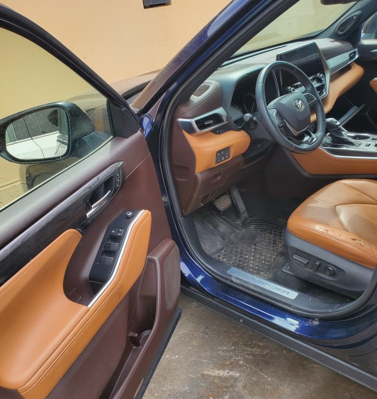 Foreign Used 2021 Toyota Highlander Platinum AWD image