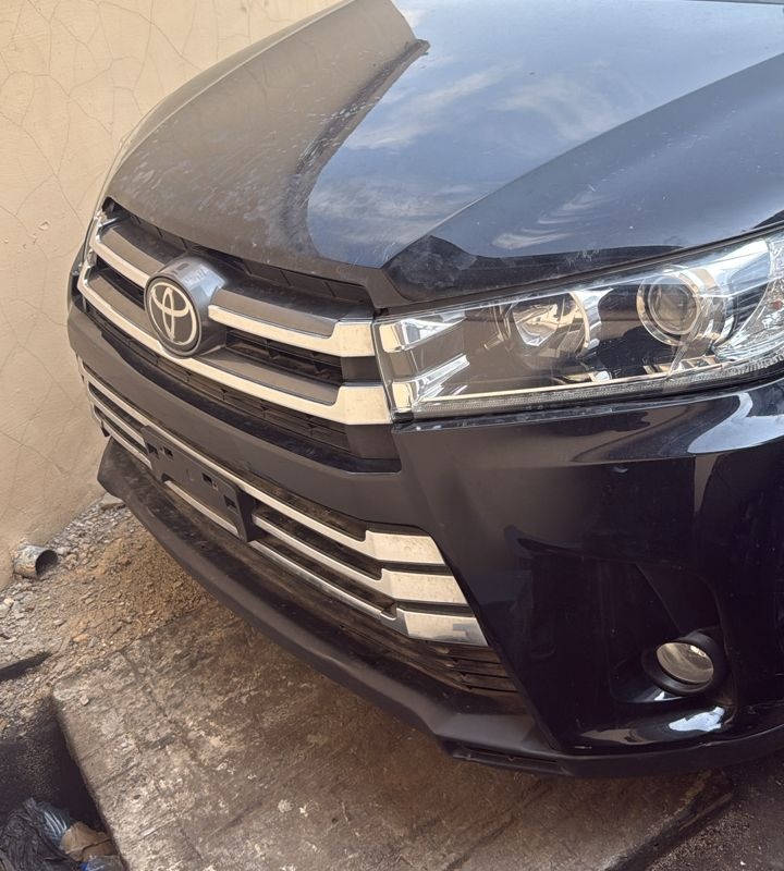 Foreign Used 2021 Toyota Highlander Platinum AWD image