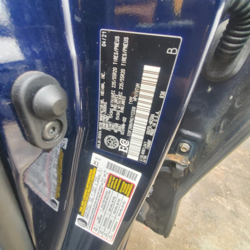 Foreign Used 2021 Toyota Highlander Platinum AWD image