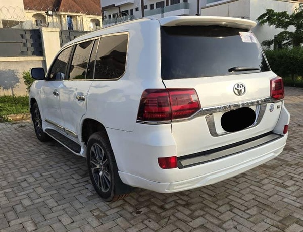2021 UPGRADED TOYOTA LAND CRUISER FOR SALE IN ABUJA