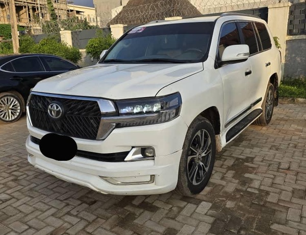 2021 UPGRADED TOYOTA LAND CRUISER FOR SALE IN ABUJA