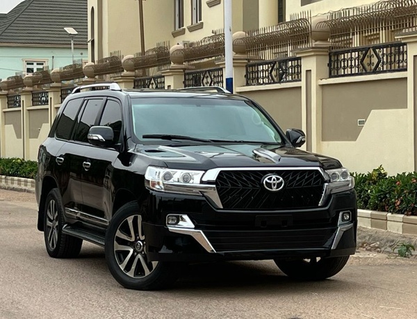 2021 UPGRADED TOYOTA LAND CRUISER FOR SALE IN KADUNA