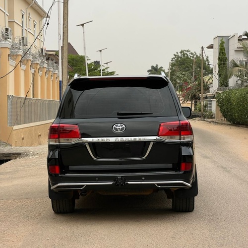2021 UPGRADED TOYOTA LAND CRUISER FOR SALE IN KADUNA
