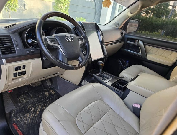 2021 UPGRADED TOYOTA LAND CRUISER FOR SALE IN ABUJA