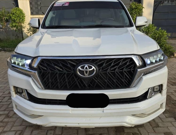 2021 UPGRADED TOYOTA LAND CRUISER FOR SALE IN ABUJA
