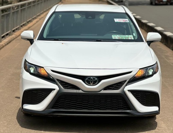 Foreign Used 2023 Toyota Camry SE for Sale in Abuja