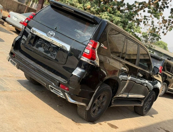 2023 UPGRADED TOYOTA LAND CRUISER PRADO FOR SALE IN ABUJA