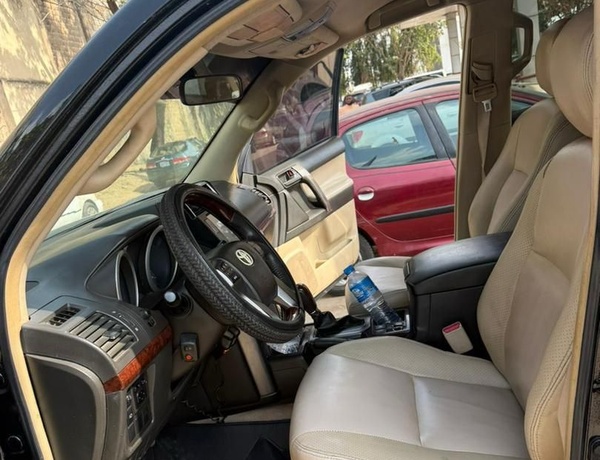 2023 UPGRADED TOYOTA LAND CRUISER PRADO FOR SALE IN ABUJA