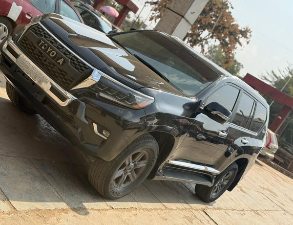 2023 UPGRADED TOYOTA LAND CRUISER PRADO FOR SALE IN ABUJA