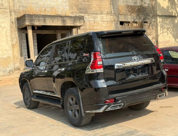 2023 UPGRADED TOYOTA LAND CRUISER PRADO FOR SALE IN ABUJA