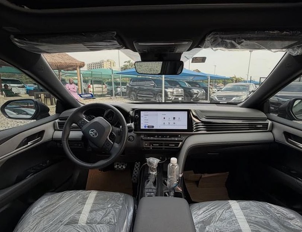 2025 TOYOTA CAMRY XSE FOR SALE IN ABUJA