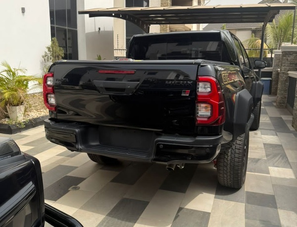 2025 TOYOTA HILLUX FOR SALE IN ABUJA