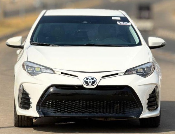 A MONTH USED 2018 TOYOTA COROLLA SE FOR SALE IN ABUJA