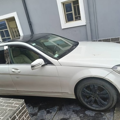 Benz c300 in Oyigbo