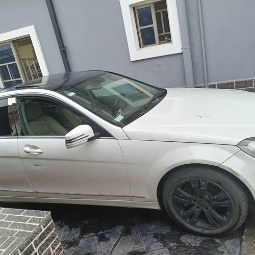 Benz c300 in Oyigbo