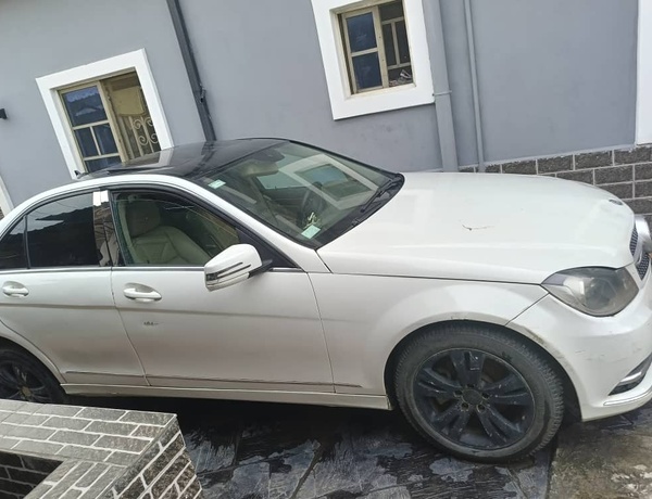 Benz c300 in Oyigbo
