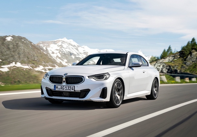 BMW 2-Series 230i image 2