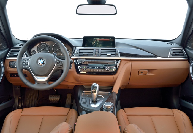 BMW 3 Series 328i image 3