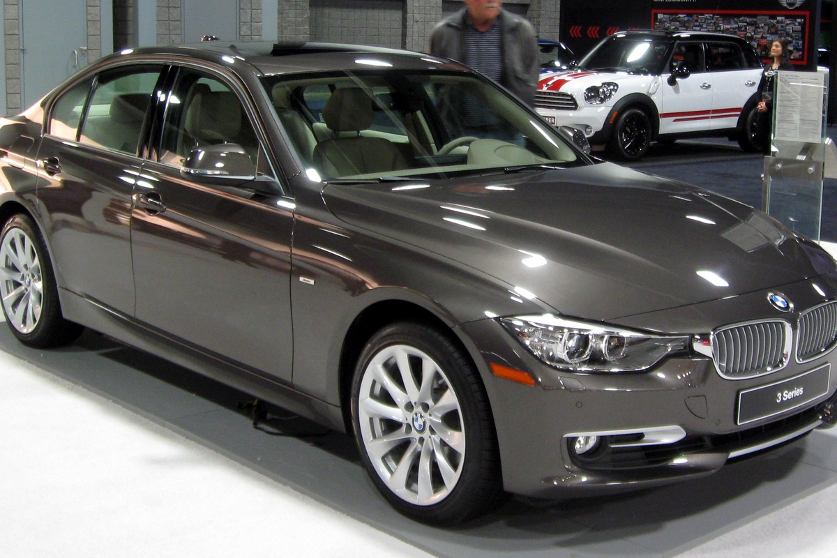 BMW 3-Series 328i
