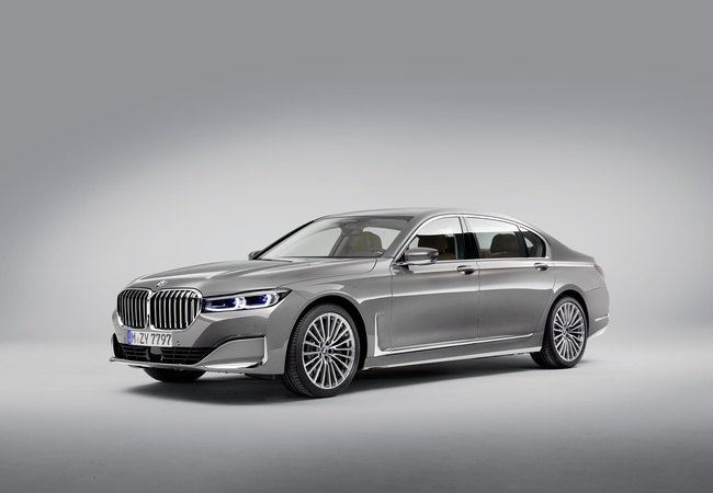 BMW 7-series image 3