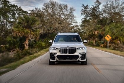 BMW  X7 image 2