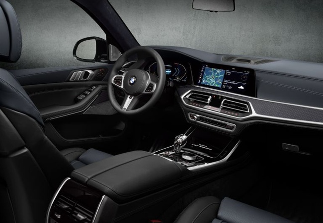 BMW X7 M50i image 3