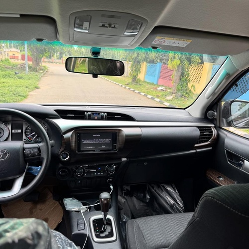 BRAND NEW 2025 TOYOTA HILUX SRS FOR SALE IN ABUJA