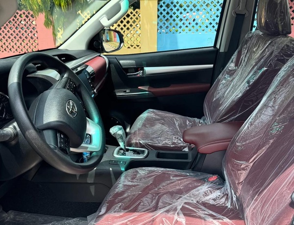 BRAND NEW 2025 TOYOTA HILUX SRS FOR SALE IN ABUJA