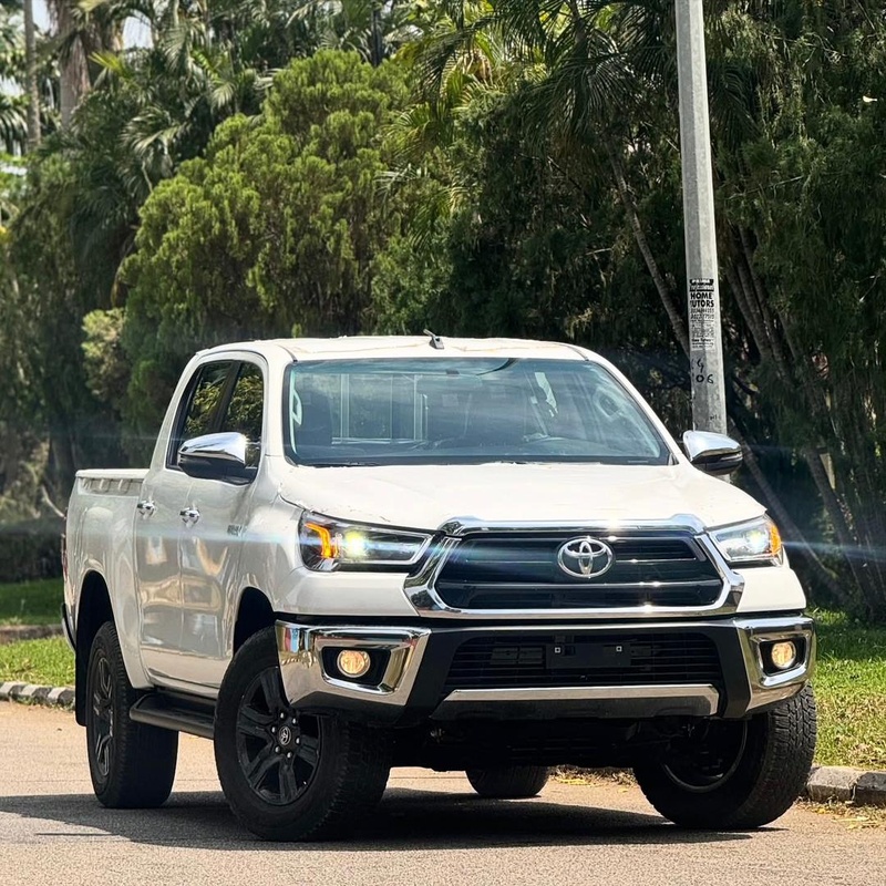 BRAND NEW 2025 TOYOTA HILUX SRS FOR SALE IN ABUJA image