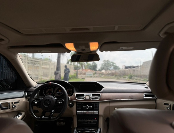 2015 MERCEDES BENZ  E400 IN ABUJA