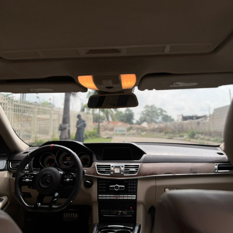 2015 MERCEDES BENZ  E400 IN ABUJA image