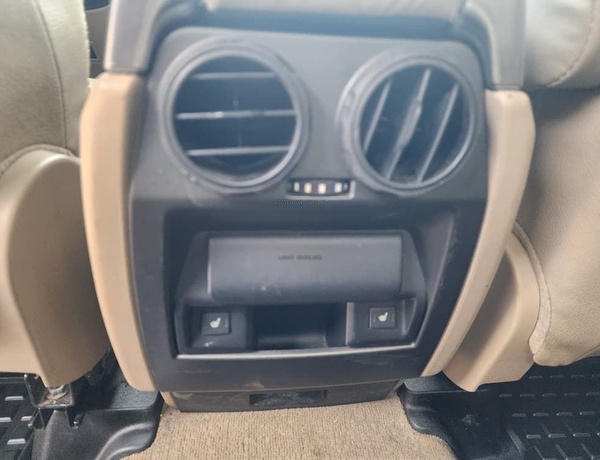 Clean Registered 2012 Land Rover LR4 HSE for Sale In Ikeja Lagos