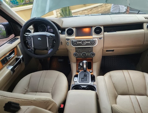 Clean Registered 2012 Land Rover LR4 HSE for Sale In Ikeja Lagos