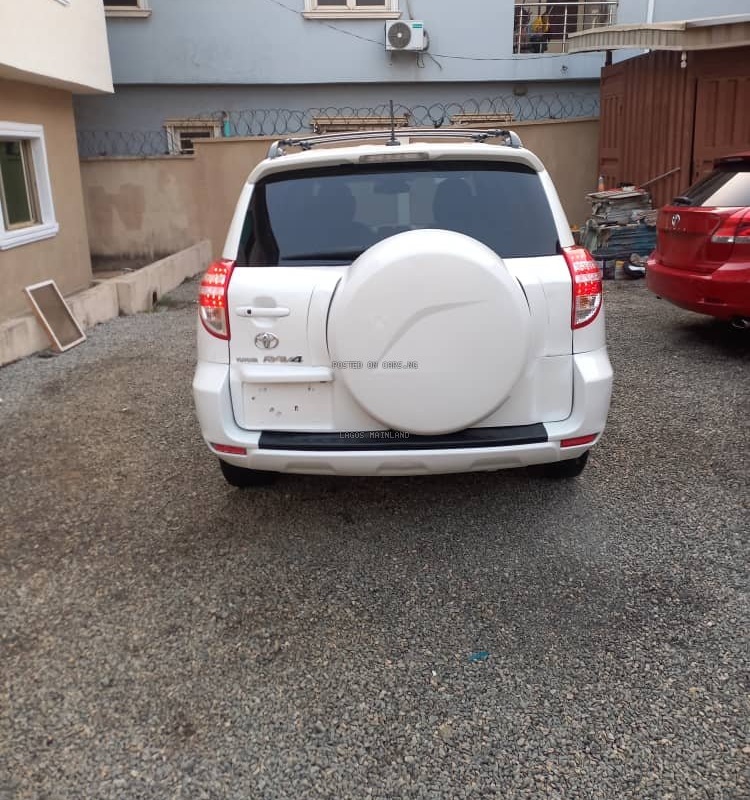 FOREIGN USED 2010 TOYOTA RAV4 LIMITED V6 image