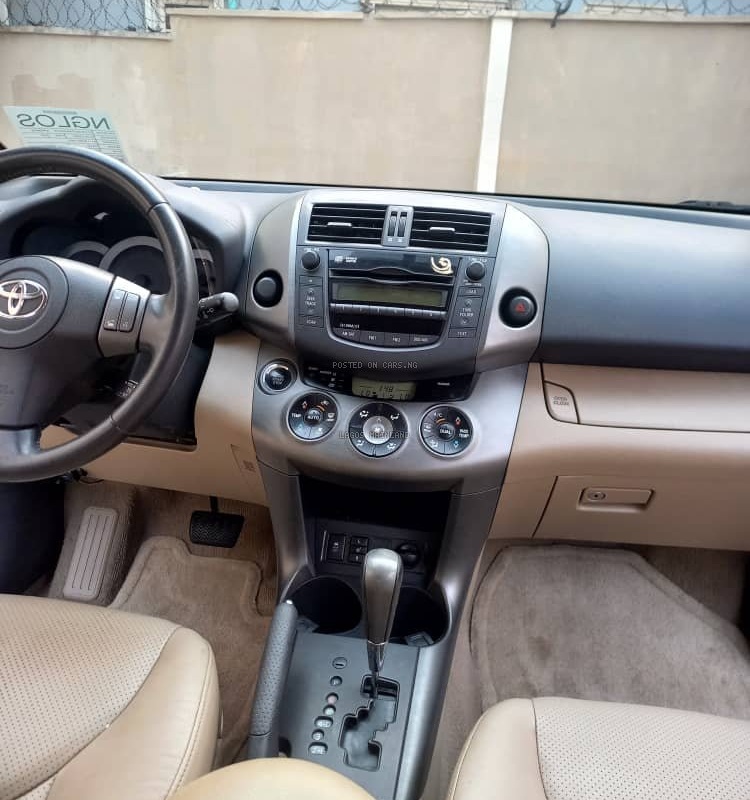 FOREIGN USED 2010 TOYOTA RAV4 LIMITED V6 image