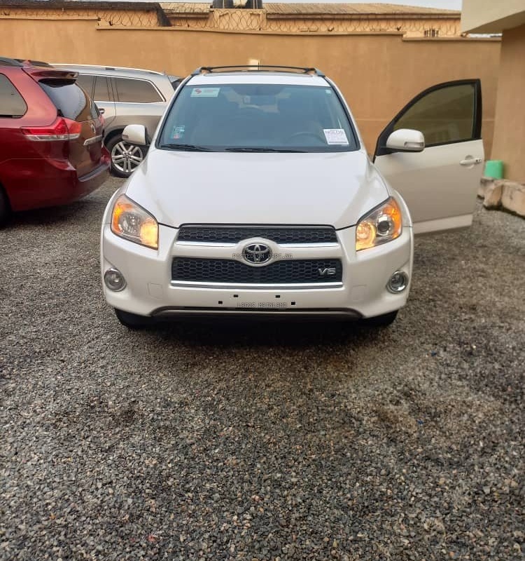 FOREIGN USED 2010 TOYOTA RAV4 LIMITED V6 image