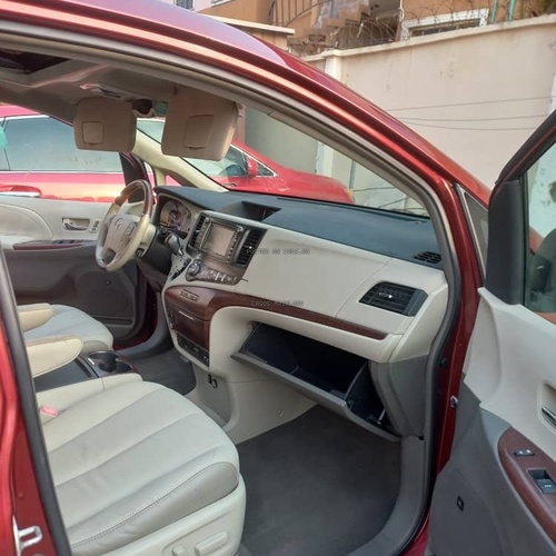 FOREIGN USED 2011 TOYOTA SIENNA LIMITED AWD