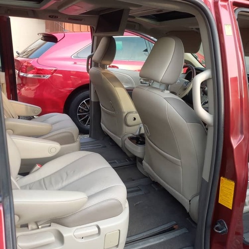 FOREIGN USED 2011 TOYOTA SIENNA LIMITED AWD