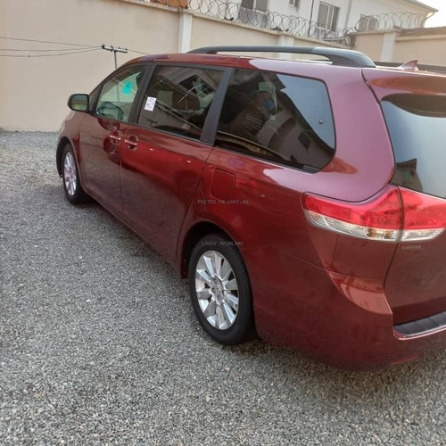 FOREIGN USED 2011 TOYOTA SIENNA LIMITED AWD